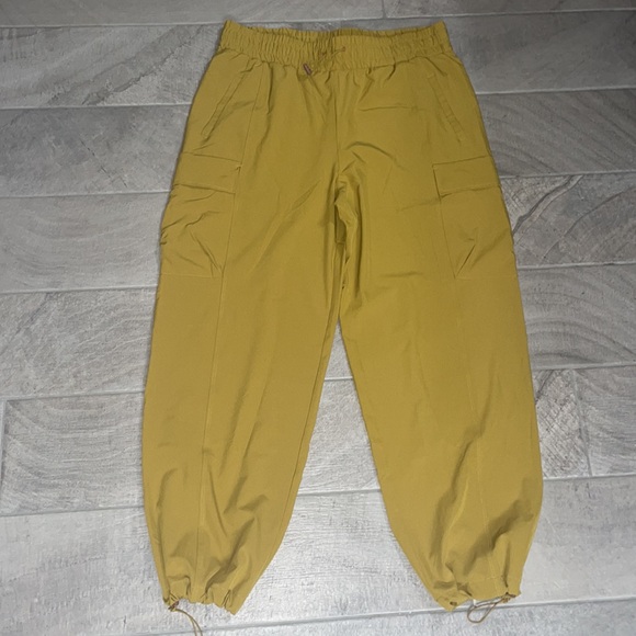 BNWOT Fabletics Eleanor Cargo Track Pant, Women’s XL - Picture 3 of 7
